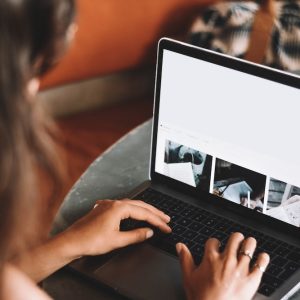 photo-1590769398823-a62d7ecc25e6